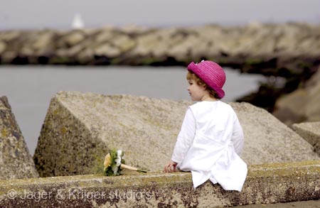 bruidsmeisje bij de zee